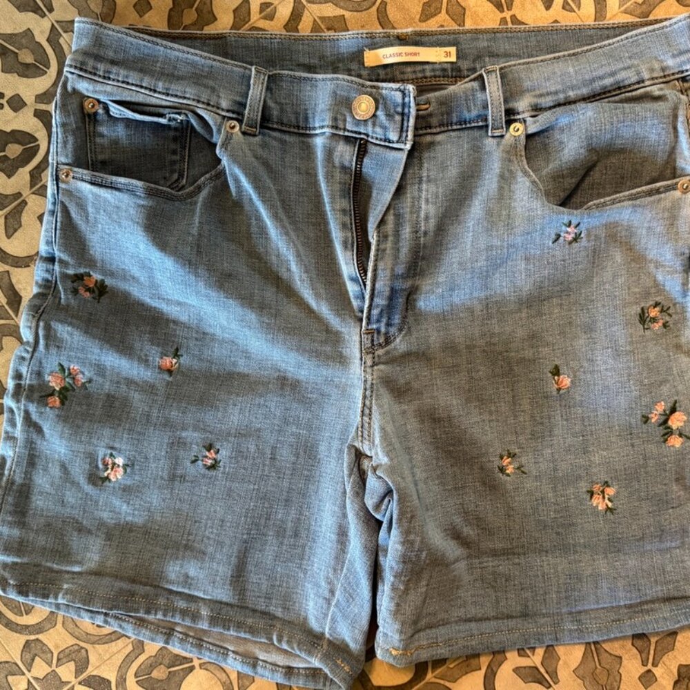 Sweet Embroidered Levis Garden Party Denim Shorts Size 31